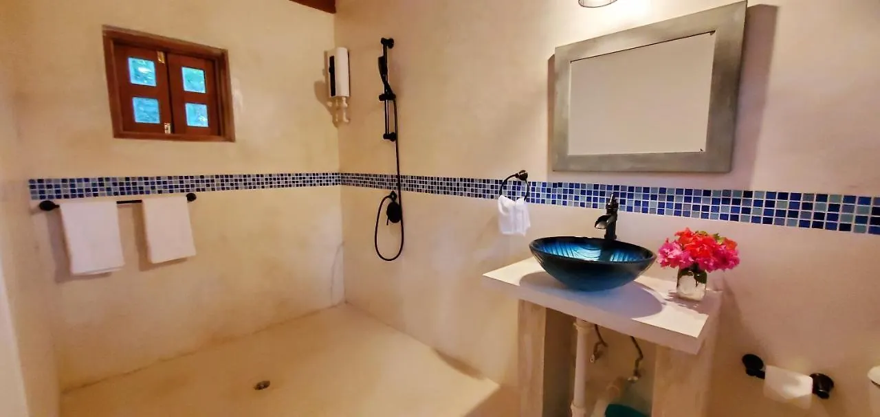 Villa Bak A Yaad Negril Lodge